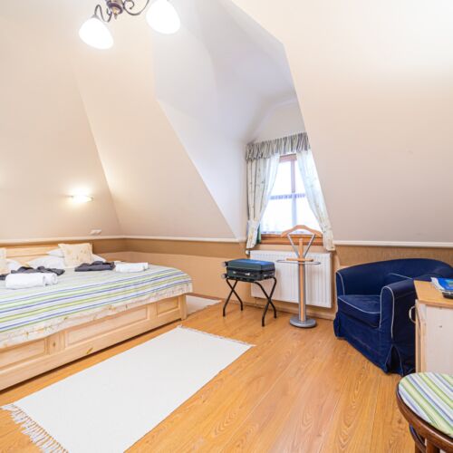 Camera dubla twin la etaj