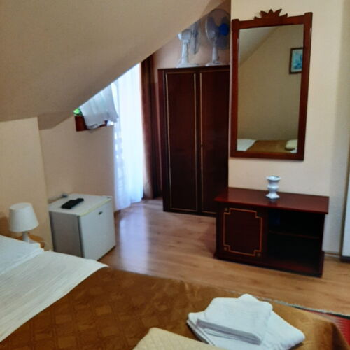 Pokoj s manželskou postelí