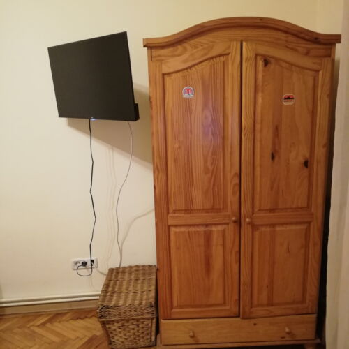 Camera cvadrupla classic comunicantă