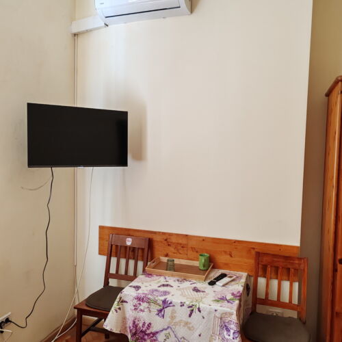 Camera dubla romantică cu vedere spre curte