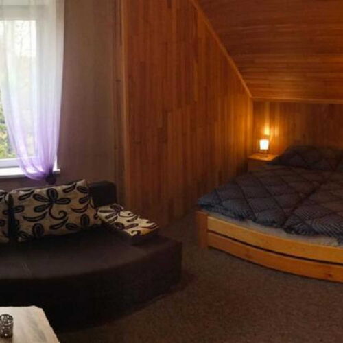 Camera cvadrupla cu duș