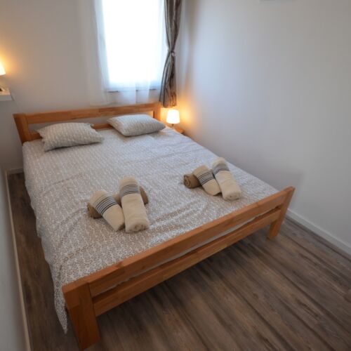 Apartament family cu vedere parțială spre mare cu 2 camere pentru 4 pers.