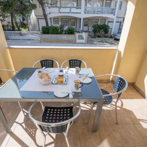 Apartament family cu vedere parțială spre mare cu 3 camere pentru 5 pers.