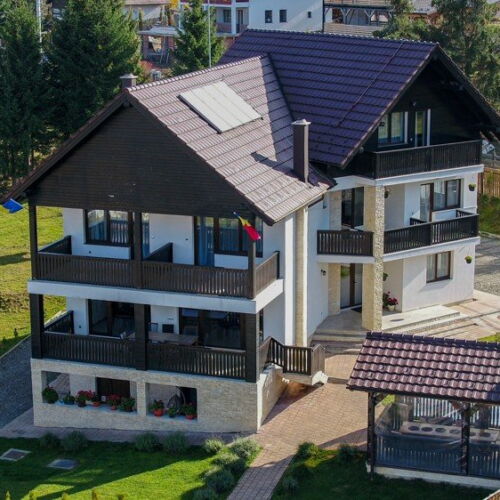 Vila cu vedere spre pădure cu vedere spre lac pentru 14 pers. (se inchirieaza doar integral)