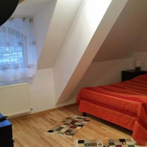 Casă de vacanță pentru 8 pers. (se inchirieaza doar integral) (se poate solicita pat suplimentar)