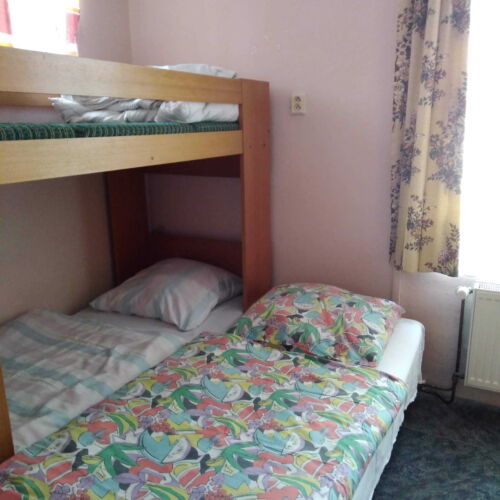 Pokoj se sprchou s vlastní kuchyňkou pro 5 os.