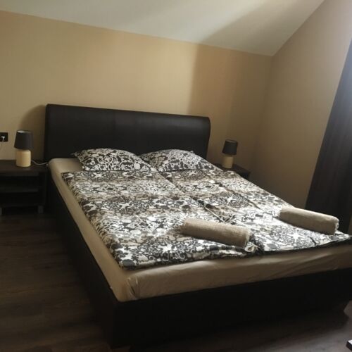 Casa de vara toata casa cu aer conditionat pentru 12 pers. (se inchirieaza doar integral)