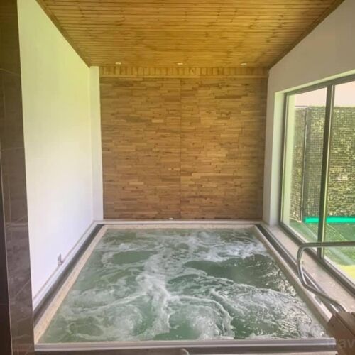 Standard Suita s balkónem s manželskou postelí s 1 ložnicí