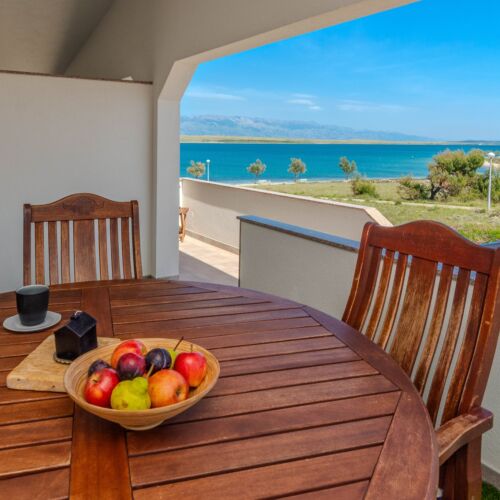 Apartament family cu vedere spre mare cu 3 camere pentru 5 pers.