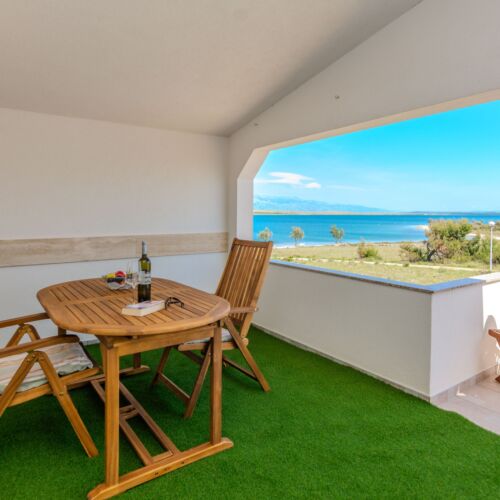 Apartament family cu vedere spre mare cu 2 camere pentru 4 pers.
