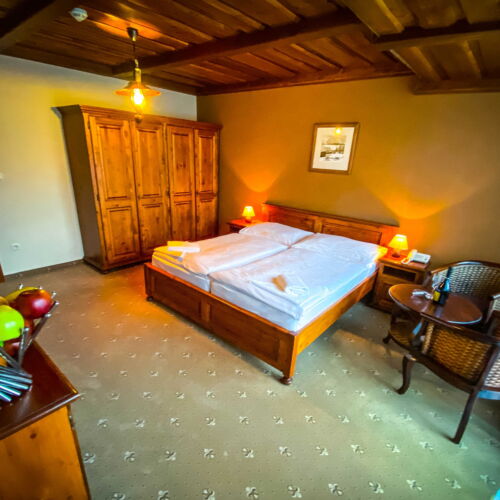 Izba s kúpeľňou so sprchou pre 2 os.