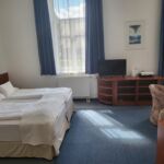Balkonos Komfort franciaágyas szoba (pótágyazható)
