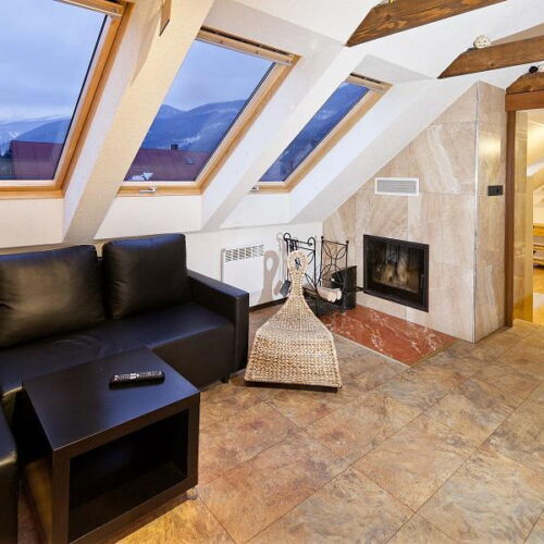 Pokój 5-osobowy z prysznicem z aneksem kuchennym (możliwa dostawka)