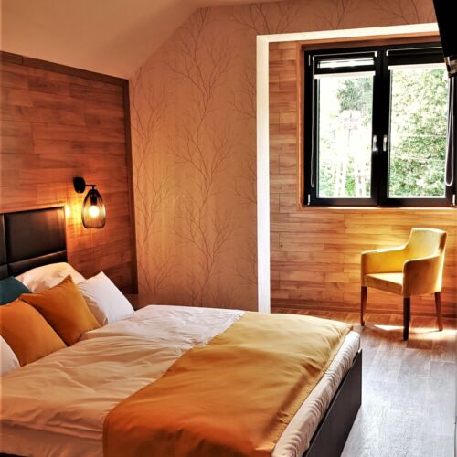 Upstairs 3-Room Air Conditioned Apartment for 6 Persons