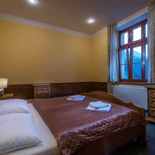 Apartament deluxe întreaga unitate cu 2 camere pentru 5 pers.