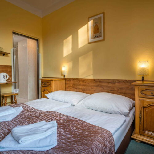 Camera dubla economy la etaj