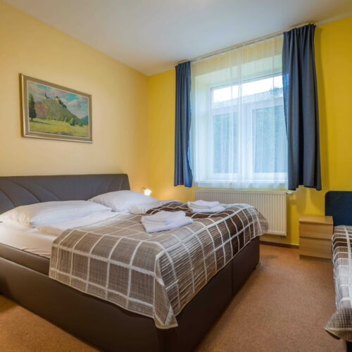 Apartament family accesibil(ă) persoanelor cu dizabilități cu 2 camere pentru 5 pers.