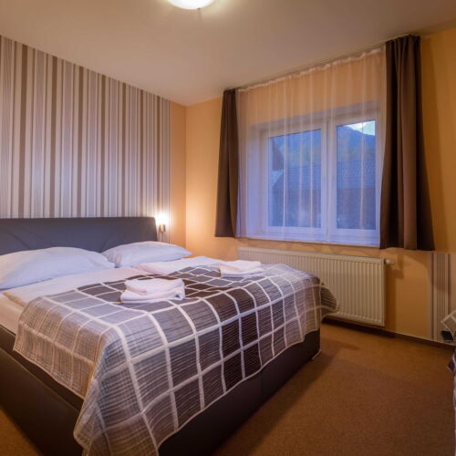 Apartament family la etaj cu 2 camere pentru 5 pers.