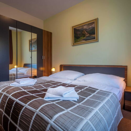 Apartament family la etaj cu 2 camere pentru 5 pers.