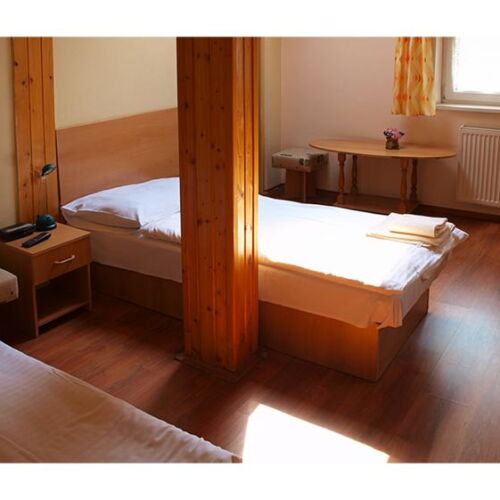 Pokoj s klimatizací se sprchou pro 2 os.