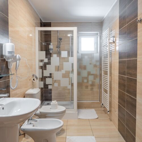 Pokoj s balkónem se sprchou pro 4 os. (s možností přistýlky)