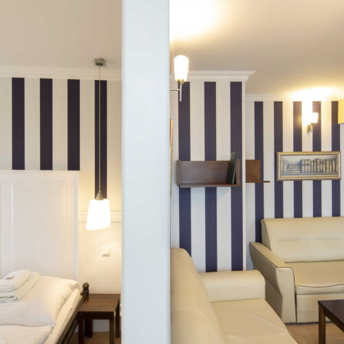 Upstairs Double Room ensuite (extra bed available)