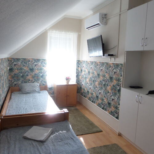 Apartament 2-osobowy na piętrze na poddaszu z 1 pomieszczeniem sypialnianym