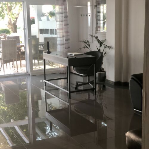 Casa de vara design cu vedere spre lac pentru 5 pers. (se inchirieaza doar integral) (se poate solicita pat suplimentar)