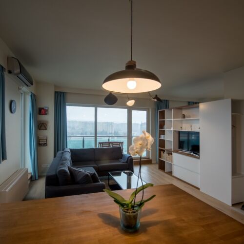 Apartament design cu terasă cu 2 camere pentru 4 pers.