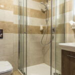 Camera twin standard cu duș