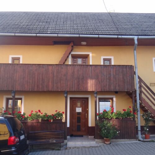 2-Room Apartment for 5 Persons with Shower and Kitchenette (extra beds available)