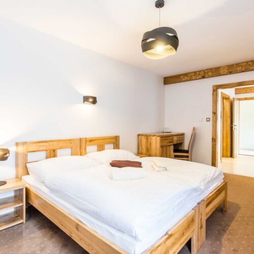 Pokoj se sprchou s balkónem pro 3 os.