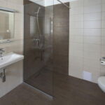 Camera twin standard cu duș (se poate solicita pat suplimentar)