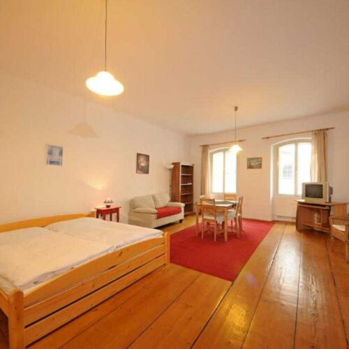 Apartman se sprchou s privátní koupelnou mimo apartmán pro 4 os.