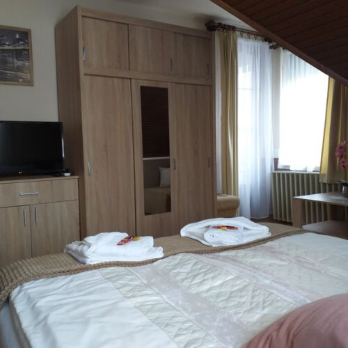 Apartament la mansarda cu balcon cu 1 camera pentru 3 pers.