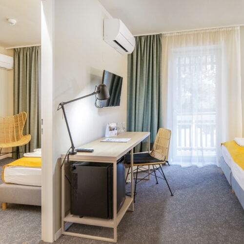 Camera cvadrupla standard familial(ă)