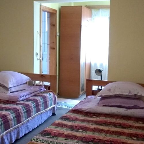 Camera cvadrupla family la parter