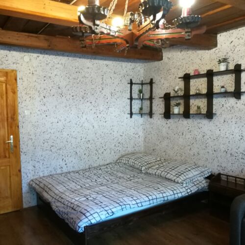 Casa rustică familial(ă) cu panoramă pentru 7 pers. (se inchirieaza doar integral)