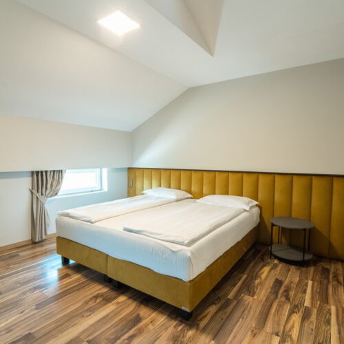 Camera dubla la mansardă