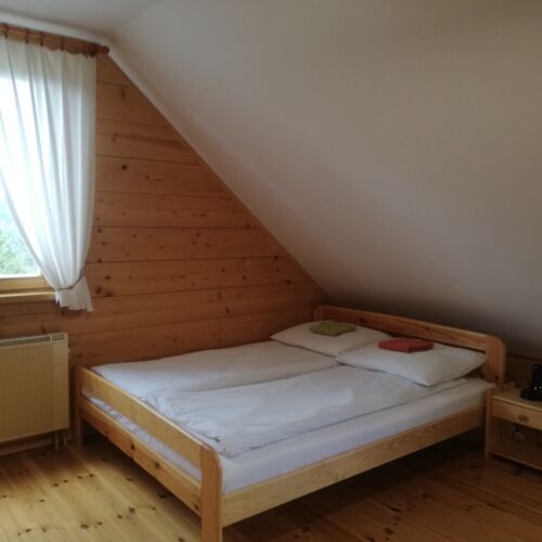 Camera tripla cu vedere spre munte cu vedere spre lac