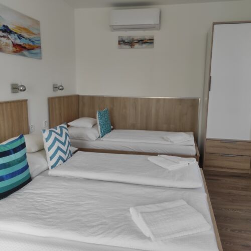 Apartament la parter cu 1 camera pentru 3 pers.