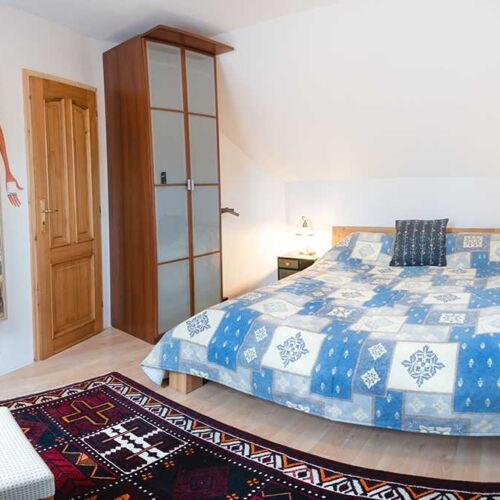 Apartman s vlastní kuchyňkou pro 4 os. se 2 ložnicemi na poschodí