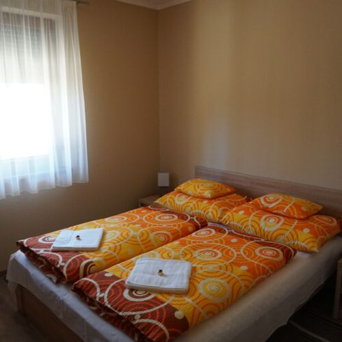 Ground Floor Whole House Apartment for 8 Persons