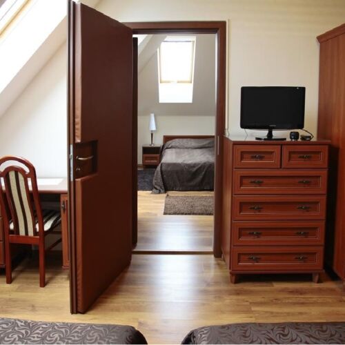 Izba s kúpeľňou s klimatizáciou pre 4 os.