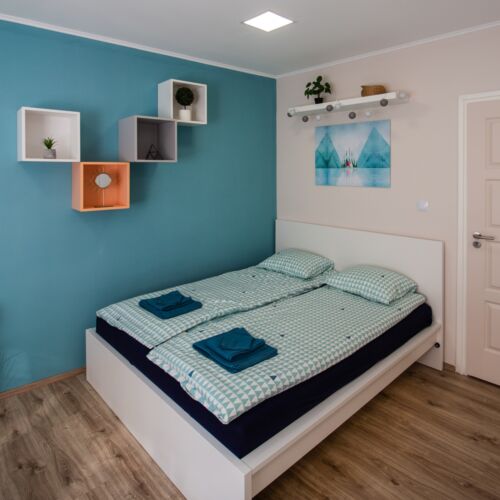 Apartament toata casa cu gradina pentru 6 pers. (se inchirieaza doar integral)