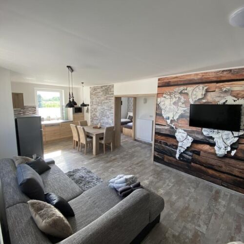 Apartament la parter cu panoramă pentru 6 pers. (se inchirieaza doar integral)