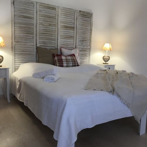 Pokój 2-osobowy z łazienką z widokiem na ogród (możliwa dostawka)