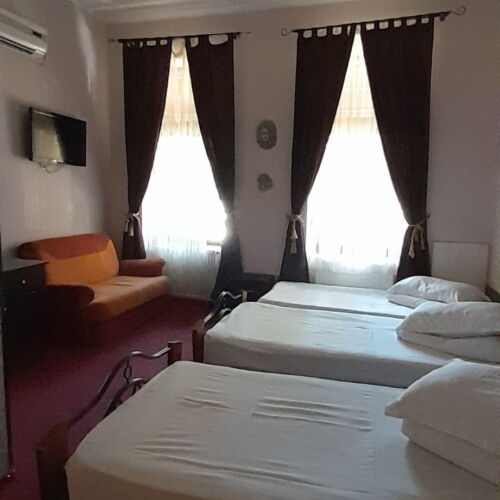 Camera tripla (se poate solicita pat suplimentar)