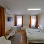 Deluxe Twin 2-Room Apartment for 5 Persons