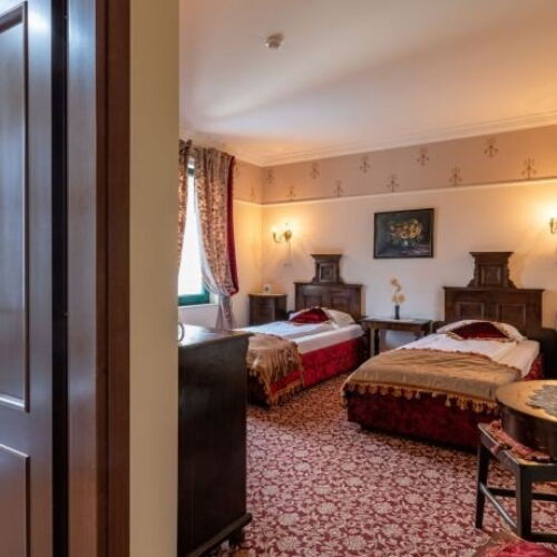 Camera  twin la etaj